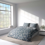 Satiinist voodipesu komplekt "Meadow". Satiinist voodipesu, 140x200 cm, 200x200 cm, 200x220 cm. Pehme hallikas-sinine voodipesu, mida kaunistavad õrnad pruunid lilled, mis loovad rahulikku õhkkonda.